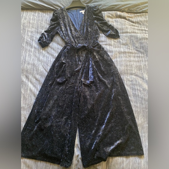 Chelsea28  - Velvet Glitter Wide Leg Jumpsuit - Picture 5 of 8